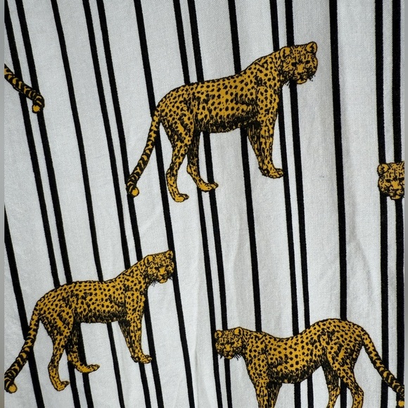 Jane And Delancey Shirt Women’s Sz LG Striped Cheetah Button Up Roll Tab Sleeve - Picture 4 of 8